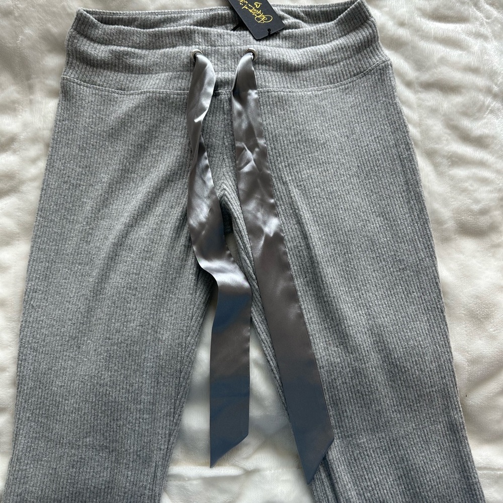 SOLD Beach Bunny Grey S Hoodie, XS Booty Pant - NWT.  Fits M - Picture 11 of 15